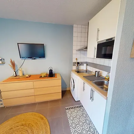 Moderne A Avec Terrasse, Parking Prive Et Acces Rapide A La - Fr-1-785-15 *